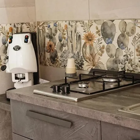 Gimondo's House Bed & Breakfast